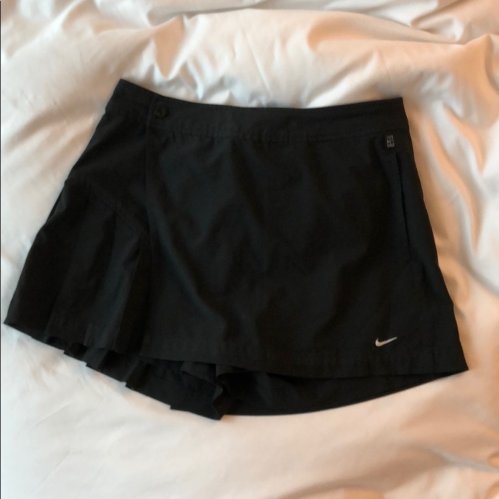 NIKE pleated black skort